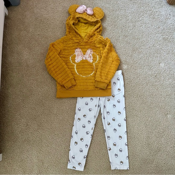 3/$25 Disney Minnie Mouse Faux Fur Outfit Set - Picture 2 of 6